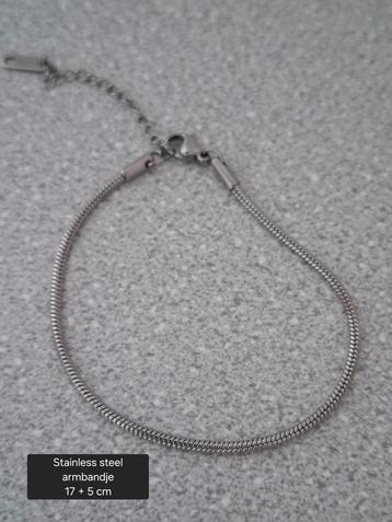 Armbandje stainless steel  beschikbaar voor biedingen