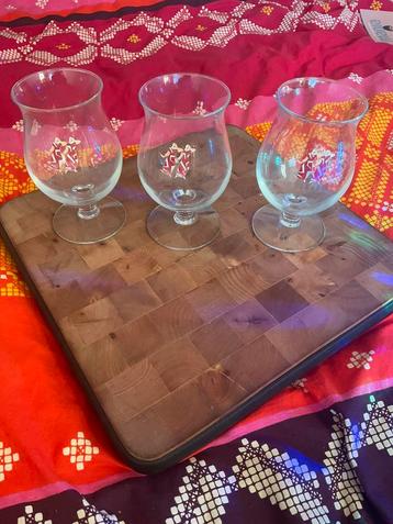 Drie Duvel glazen dansende vrouwen tweeling beschikbaar voor biedingen