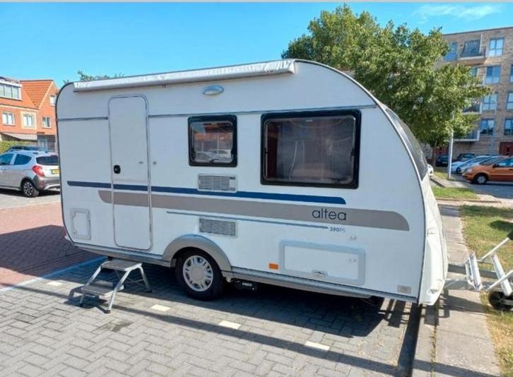 Caravan Adria Altea 390 van 2012, Caravans en Kamperen, Caravans, Particulier, tot en met 4, 750 - 1000 kg, Treinzit, Adria, Dwarsbed