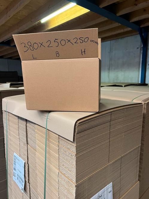 Partij verzendozen 380/250/250 mm 600 stuks per pallet, Zakelijke goederen, Partijgoederen en Retail | Verpakking en Verzending