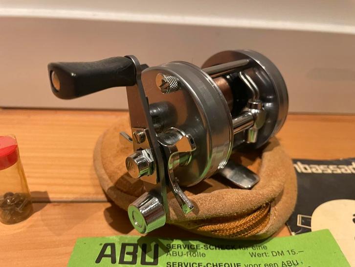 Abu Ambasadeur 2500C nr, 770600 werp reel, Watersport en Boten, Hengelsport | Algemeen, Zo goed als nieuw, Molen, Ophalen of Verzenden