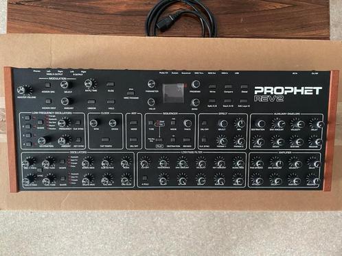 Sequential prophet rev2 16 voice desktop, Muziek en Instrumenten, Synthesizers, Zo goed als nieuw, Overige aantallen, Overige merken
