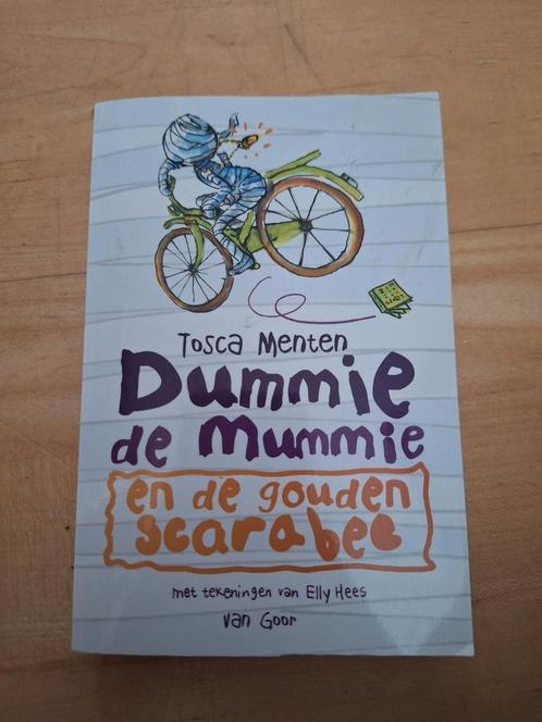 Tosca Menten - Dummie de mummie en de gouden scarabee, Boeken, Kinderboeken | Jeugd | onder 10 jaar, Zo goed als nieuw, Ophalen of Verzenden