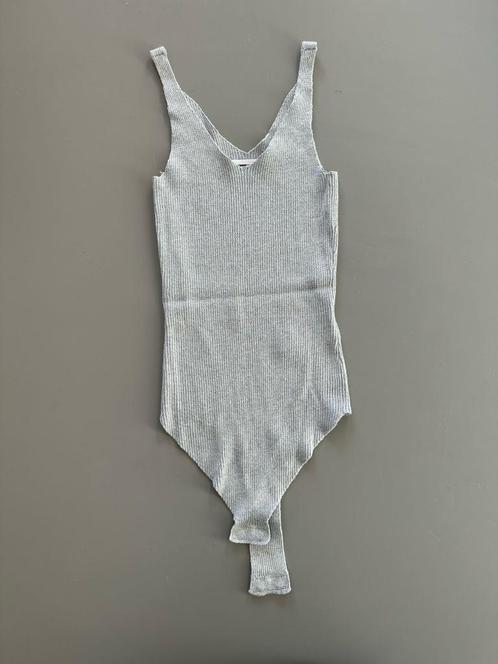 Body zilverkleurig van Noisy May. Maat M, Kleding | Dames, Tops, Gedragen, Maat 38/40 (M), Overige kleuren, Zonder mouw, Verzenden