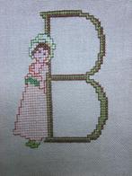 Geborduurde letter B van Kate Greeneway, Hobby en Vrije tijd, Ophalen of Verzenden, Zo goed als nieuw, Handborduren, Onderdeel of Toebehoren