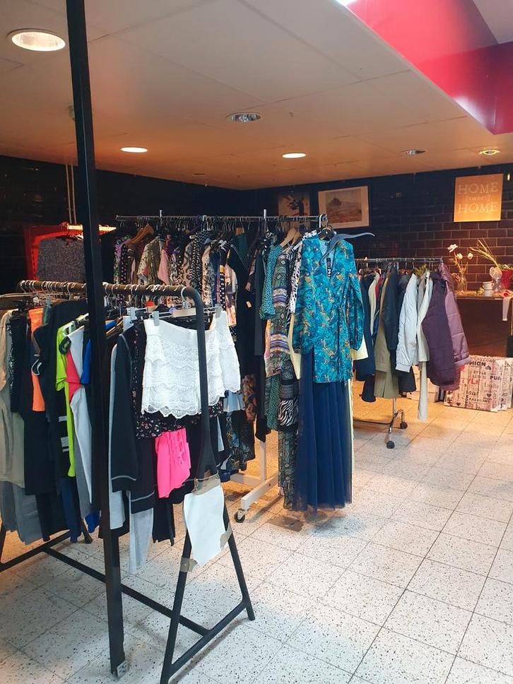 Grote opheffings uitverkoop!, Diversen, Rommelmarktspullen, Gebruikt, Ophalen