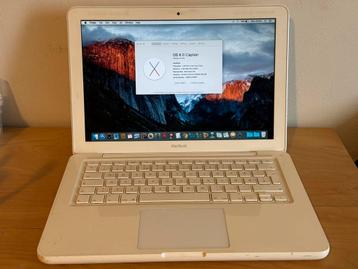 Vintage Apple MacBook unibody beschikbaar voor biedingen