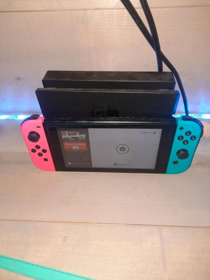 2x Nintendo Switch met accessoires en 8 spellen, Spelcomputers en Games, Spelcomputers | Nintendo Switch, Gebruikt, Switch Original
