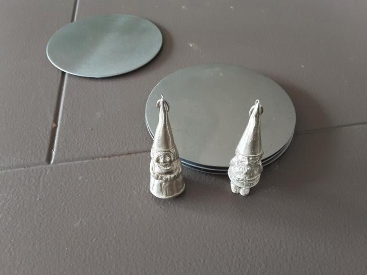 Twee Vintage Zilveren Tuinkabouter Bedels, Antiek en Kunst, Antiek | Overige Antiek, Ophalen