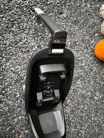 Autostoel Base - Isofix “family fix one i-size” maxi cosi beschikbaar voor biedingen