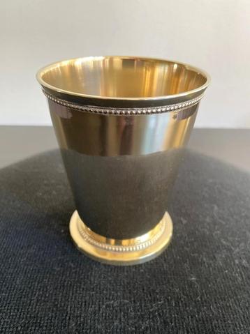 Strak vintage Electro Plated Nickle Silver vaasje of roemer beschikbaar voor biedingen