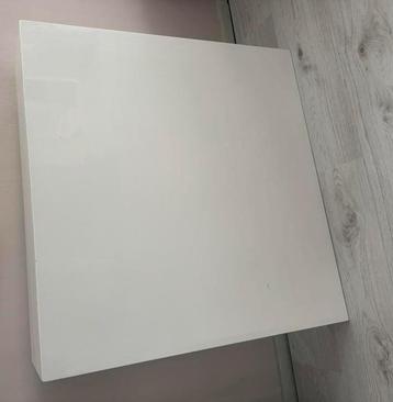 Vierkante hoogglans witte salontafel, gratis af te halen beschikbaar voor biedingen