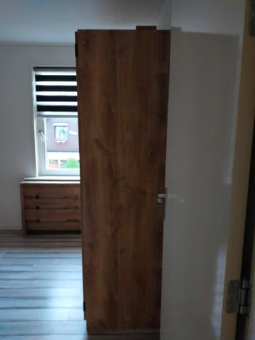 Kledingkast met spiegel, zo goed als nieuw - afbeelding 2