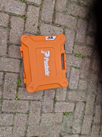 Nietpistool beschikbaar voor biedingen