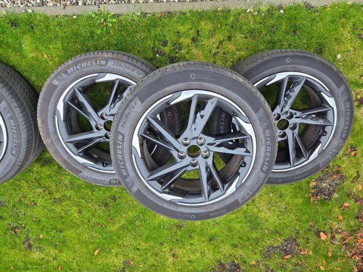 Velgen en banden DS7 (Peugeot / Opel), Auto-onderdelen, Banden en Velgen, Band(en), Zomerbanden, 19 inch, 235 mm, Personenwagen