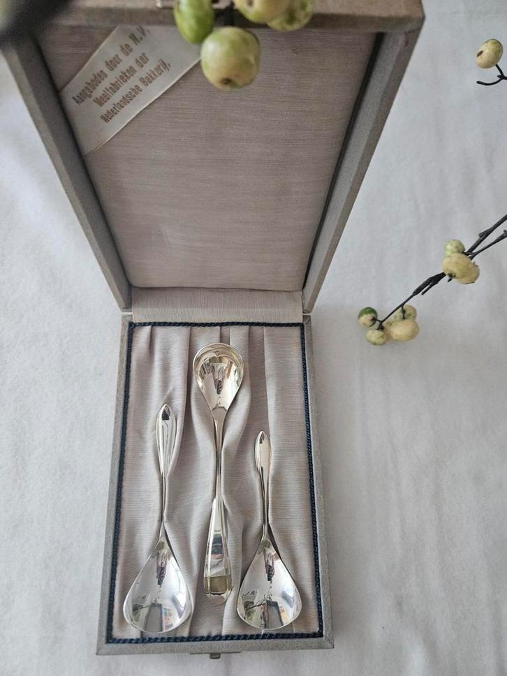 Setje Nieuwpoort Puntfilet in Nieuwstaat, Antiek en Kunst, Antiek | Goud en Zilver, Ophalen of Verzenden