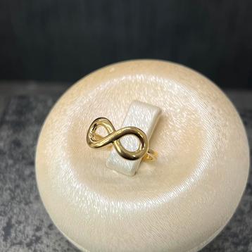 14 karaat gouden ring infinity model beschikbaar voor biedingen