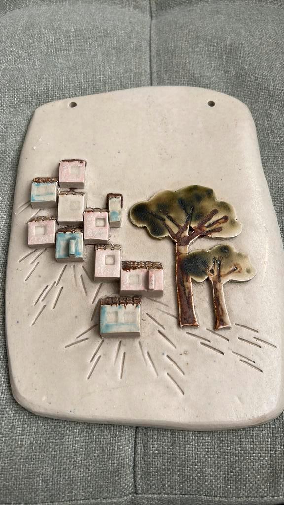 Vintage studio pottery wandtegel huisjes bomen Frankrijk, Huis en Inrichting, Woonaccessoires | Overige, Ophalen of Verzenden