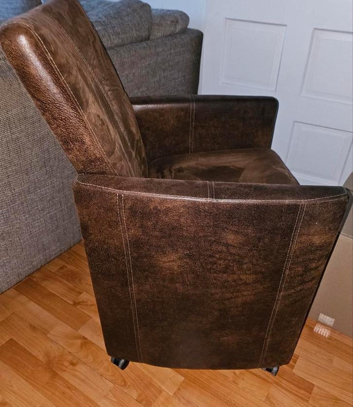2X prachtige eetkamerstoelen met wielen van H&H, Huis en Inrichting, Stoelen, Zo goed als nieuw, Twee, Ophalen