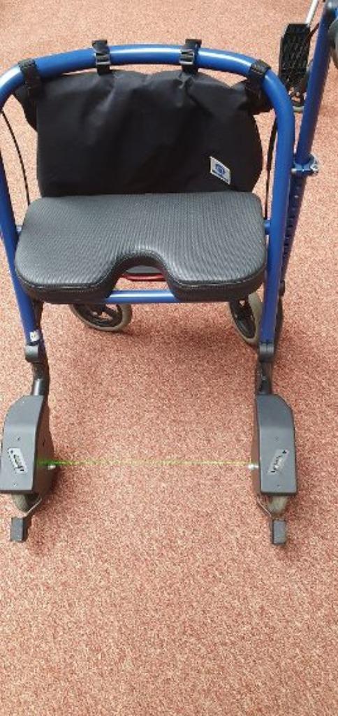 Umotion Parkinson rollator met anti freeze laser, Diversen, Rollators, Zo goed als nieuw, Opvouwbaar, Ophalen