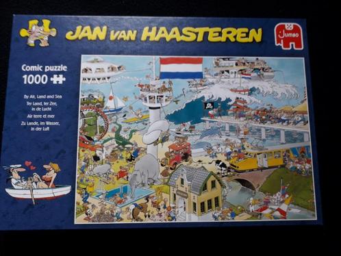 Jan van Haasteren - By Air, Land and Sea, Hobby en Vrije tijd, Denksport en Puzzels, Zo goed als nieuw, Legpuzzel, 500 t/m 1500 stukjes