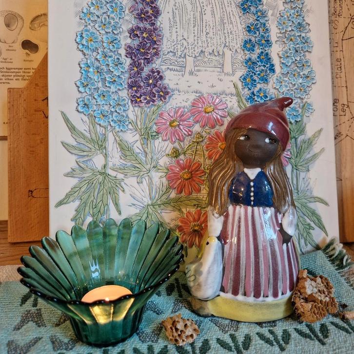 Zweeds Keramiek Kabouter Meisje Tomte Gans, Antiek en Kunst, Antiek | Keramiek en Aardewerk, Ophalen of Verzenden
