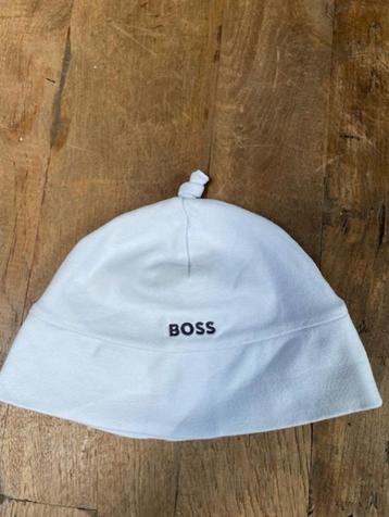 Hugo Boss babymutsje lichtblauw maat 68 beschikbaar voor biedingen