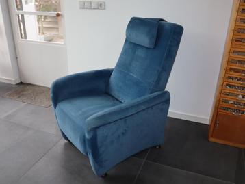 Aangepaste senioren fauteuil van Well-Fair in Nunspeet. beschikbaar voor biedingen