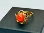 18 karaat gouden vintage ring met bloedkoraal/ maat 18,25mm, 18 tot 19, Ophalen of Verzenden, Dame, Goud