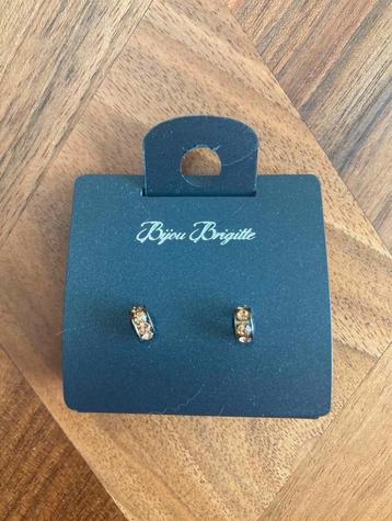 Oorbellen van Bijou Brigitte beschikbaar voor biedingen