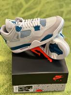 Jordan 4 Military Blue (42,5), Wit, Nieuw, Ophalen of Verzenden, Sneakers of Gympen