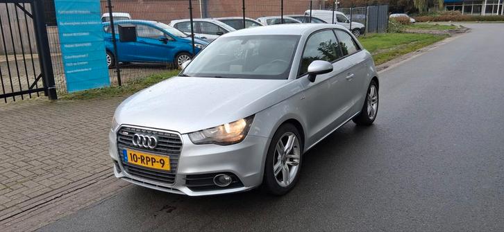 Audi A1 1.2 Tfsi s line navigatie, Auto's, Audi, Bedrijf, Te koop, A1, ABS, Airbags, Airconditioning, Alarm, Bluetooth, Bochtverlichting