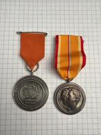 Medaille 25 jaar huwelijk 1962 met extra medaille, Verzamelen, Ophalen of Verzenden, Landmacht, Nederland, Lintje, Medaille of Wings