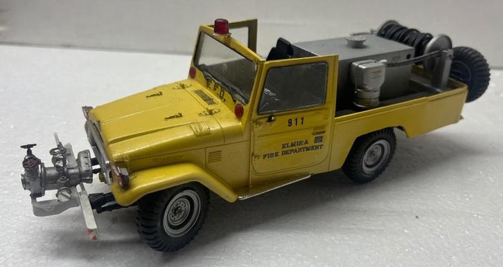 1:24 Toyota Land Cruiser Brandweer Speciaal Gebouwd model, Hobby en Vrije tijd, Modelauto's | 1:24, Gebruikt, Auto, Overige merken