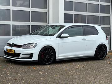 Volkswagen GOLF 2.0 TSI GTI AUT. Xenon Navi Maxton Stoelverw beschikbaar voor biedingen
