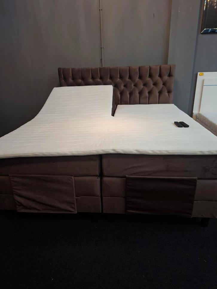 Elektrische boxspring showmodel met korting!, Huis en Inrichting, Slaapkamer | Bedden, Zo goed als nieuw, Tweepersoons, 180 cm