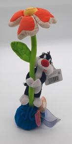 Looney Tunes Sylvester met bloem knuffel Six Flags ca. 32cm, Ophalen of Verzenden, Looney Tunes, Zo goed als nieuw, Beeldje of Figuurtje