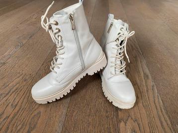 GUESS veterlaarzen - Maat 37 beschikbaar voor biedingen