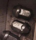 4 Hyundai Mazda Wielmoeren bouten van lichtmetalen velgen, Auto diversen, Wieldoppen, Verzenden, Zo goed als nieuw