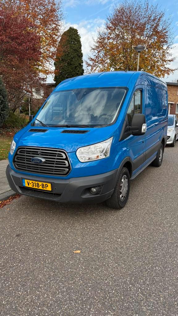 Ford Transit, euro 6, weinig KM., Auto's, Bestelauto's, Particulier, ABS, Airbags, Airconditioning, Bluetooth, Boordcomputer, Centrale vergrendeling