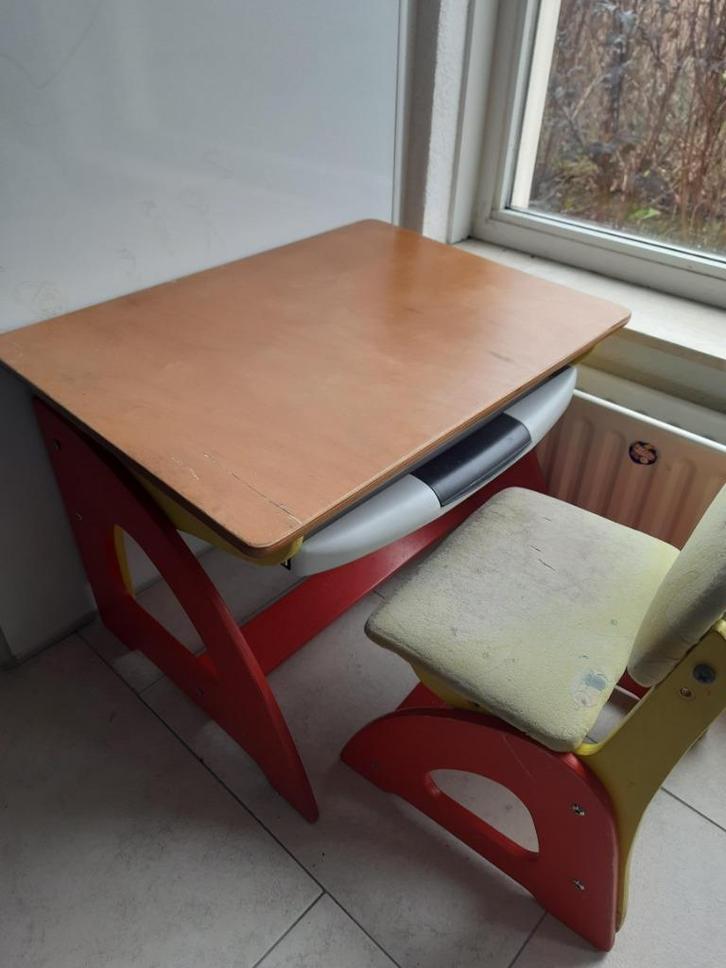 Tafel en stoel van de kinderen, Kinderen en Baby's, Kinderkamer | Tafels en Stoelen, Gebruikt, Tafel(s), Ophalen of Verzenden