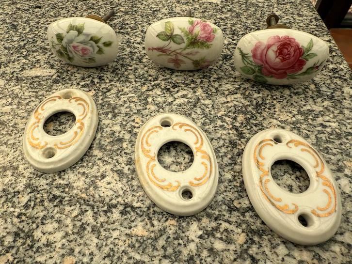 Vintage Kastknoppen met Bloemen - Set van 3, Antiek en Kunst, Antiek | Woonaccessoires, Ophalen of Verzenden
