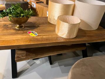 Mango Houten Eethoektafel beschikbaar voor biedingen