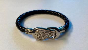 Armband van zwart leer (nieuw) beschikbaar voor biedingen