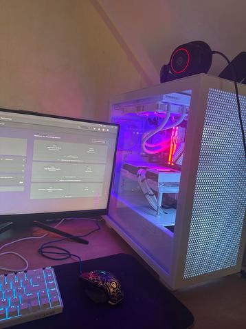Gaming PC - Ryzen 7, 32GB DDR5 RAM, 1TB SSD beschikbaar voor biedingen
