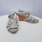 Mooie grijze imitatieleren sleehak sandalen. mt 37 Graceland, ., Zo goed als nieuw, ., Grijs