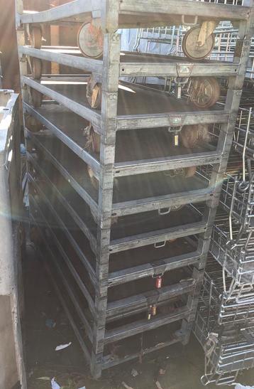 Bloemenkar / veilingkar/ plantenkar (10 stuks) beschikbaar voor biedingen