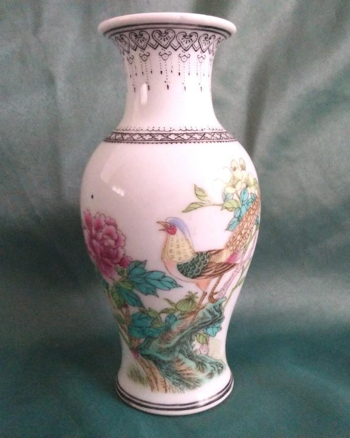 Chinese porseleinen vaas pauw bloemen decor 17 cm hoog, Antiek en Kunst, Curiosa en Brocante, Ophalen of Verzenden