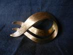 Verguld metalen strikbroche gematteerd oppervlak door Monet, Sieraden, Tassen en Uiterlijk, Broches, 4 tot 7 cm, Koper, Nieuw