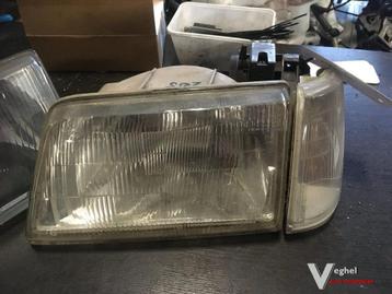 Peugeot 205 1990 Koplamp met knipperlicht Links beschikbaar voor biedingen
